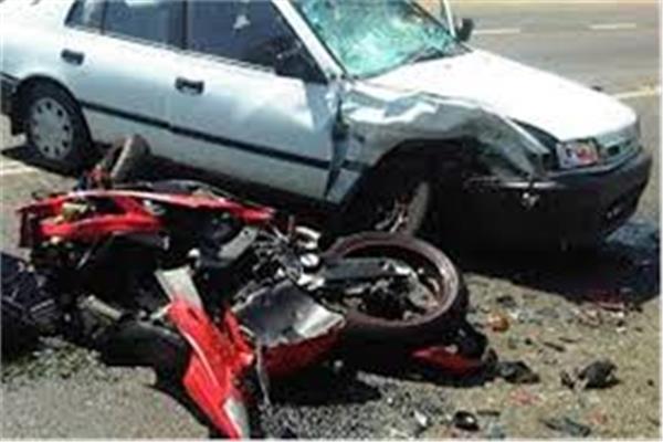 إصابة إثنين في تصادم دراجة بخارية وسيارة بنجع حمادي 