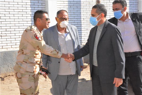 محافظ الغربية يتفقد المقار الانتخابية