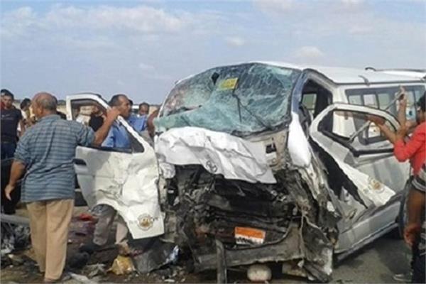 حادث انقلاب سيارة  ميكروباص