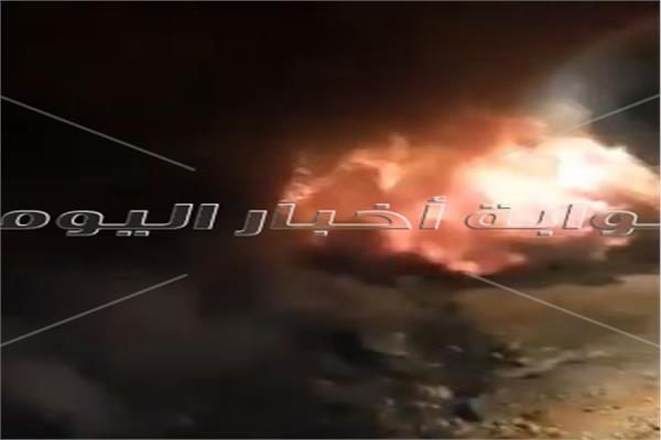 خروج النيران من باطن الأرض بالوادي الجديد