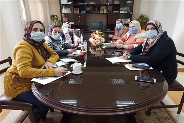 الصور.. غرفة عمليات للمجلس القومى للمرأة لرصد العملية الانتخابية بالغربية