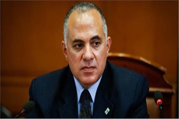 وزير الموارد المائية والرى