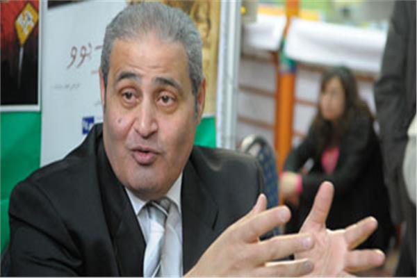 الراحل دكتور نبيل فاروق 
