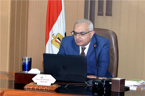أشرف عبد الباسط رئيس الجامعة المنصورة
