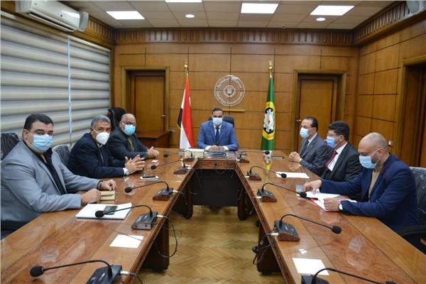 اجتماع محافظ الدقهلية 
