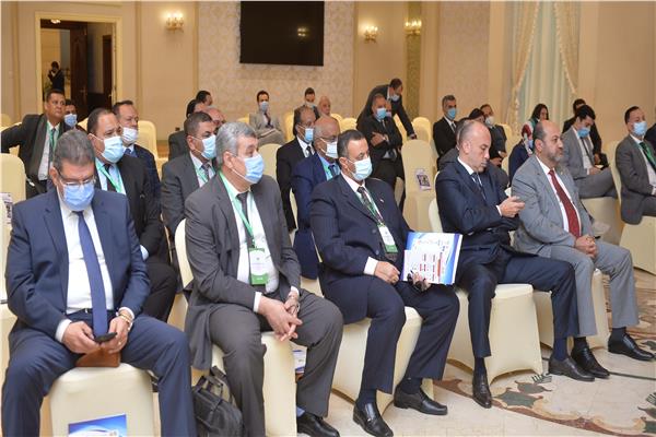 صورة من مؤتمر أخبار اليوم الاقتصادي