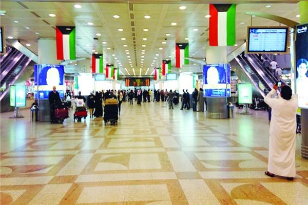 الكويت تضيف بريطانيا للدول عالية الخطورة من كورونا وتحظر الطيران المباشر معها