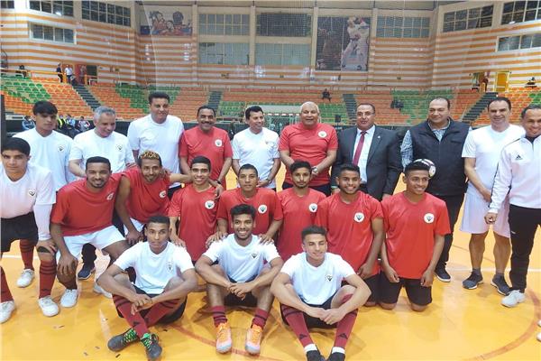 وزير الرياضة يتألق في مباراة استعراضية