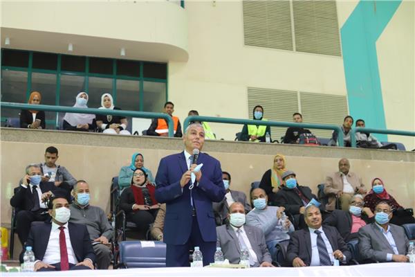 رئيس جامعة جنوب الوادي في الاحتفال
