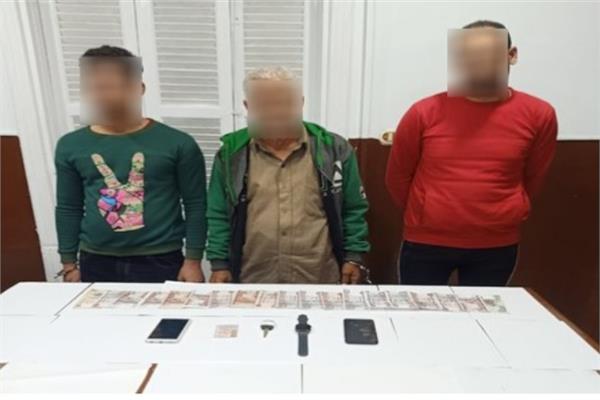 المتهمين بانتحل صفة رجال شرطة للنصب علي المواطنين