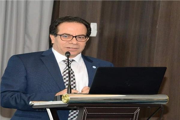 الدكتور سعيد البطوطى