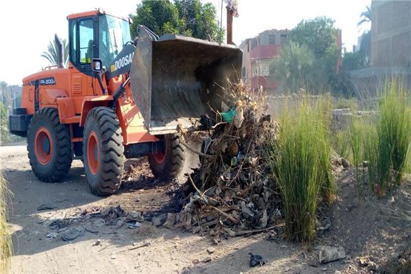  تطهير الترع ومخلفات مباني بالأقصر