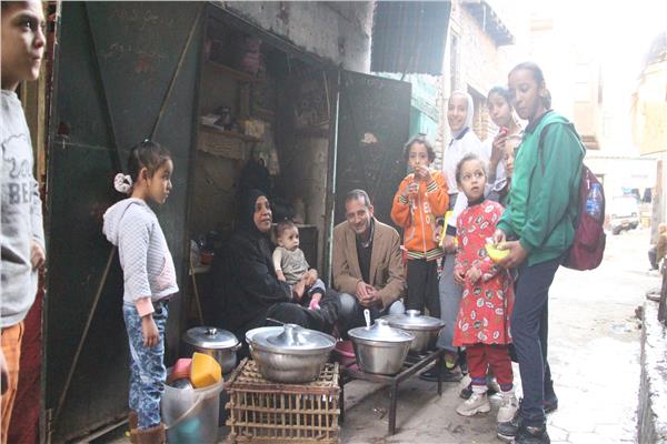 «أم حسام» قصة كفاح مع الطبق الشعبي