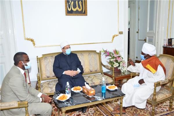 وزير الأوقاف ونظيره السوداني