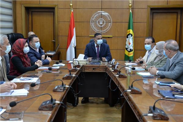 اجتمع محافظ الدقهلية مع قيادات الاجهزة التنفيذية