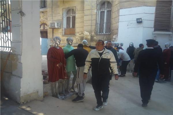  أمام منزل عباس العقاد بمصر الجديدة