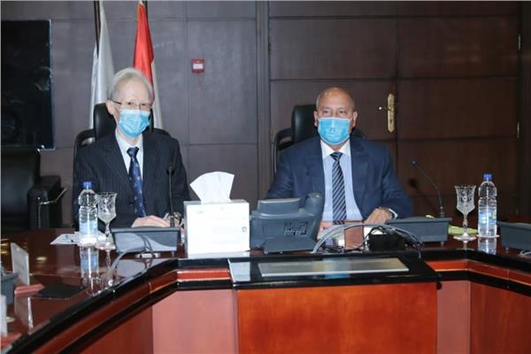 وزير النقل يبحث مع السفير الياباني إعادة تأهيل 35 قطارا بالخط الثاني للمترو