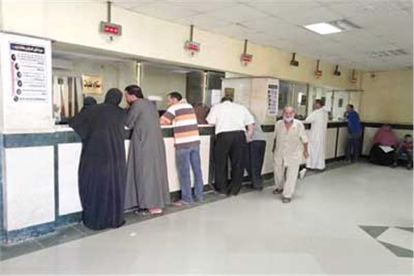  استمرار توافد المواطنين على الوحدات المحلية لسداد الرسوم