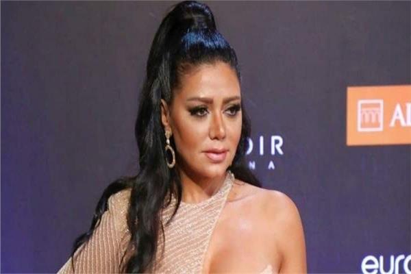 الفنانة راينا يوسف