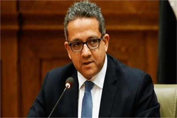 وزير السياحة و الاثار 