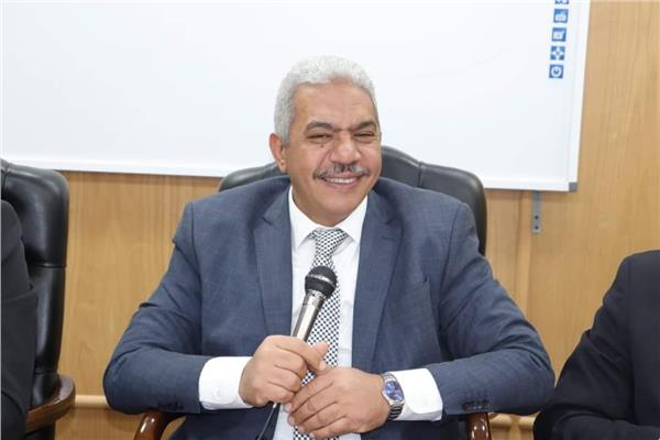  الدكتور محمود صديق، نائب رئيس الجامعة للدراسات العليا والبحوث