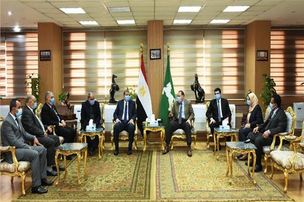 وزير القوى العاملة بالشرقية
