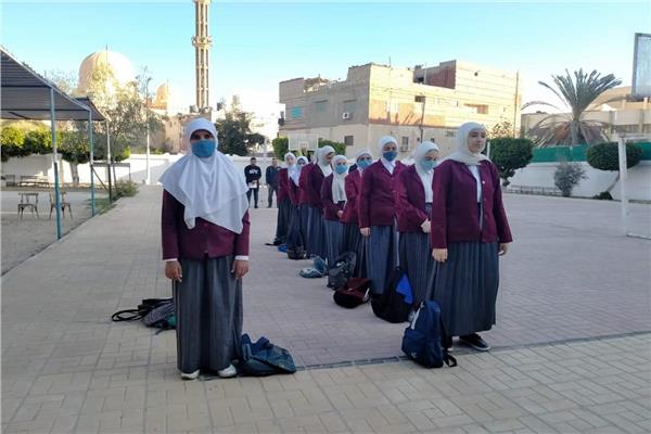 بدء برنامج سباق العباقرة بين كلية المدارس الثانويه بالعريش 