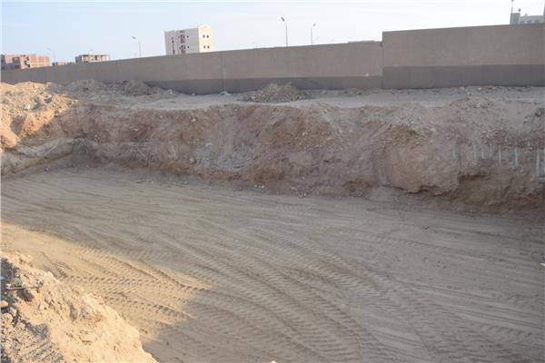 البدء في إنشاء بوابة رئيسية بالجهة الجنوبية لجامعة سوهاج الجديدة