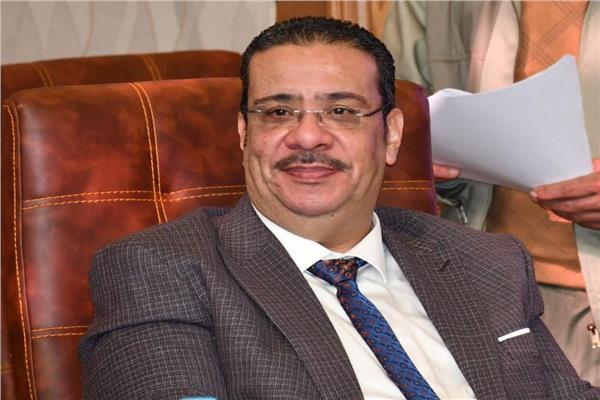  الدكتور أحمد زكي 