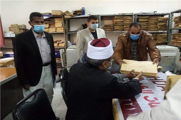تسليم مظاريف امتحانات الصفين ( الرابع والخامس ) الإبتدائي بالأقصر الأزهرية
