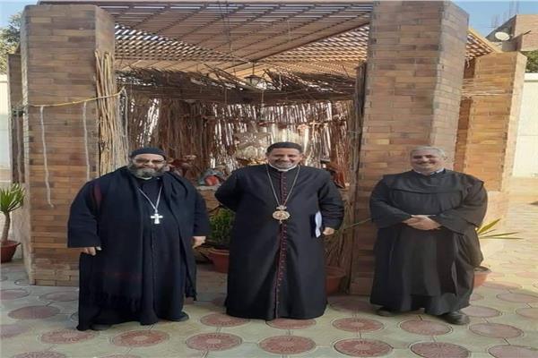 الانبا بشارة يستقبل الشمامسة الإكليريكيين