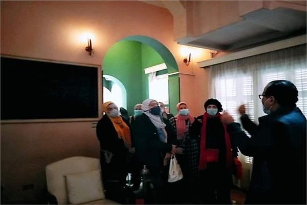 ورشة "فن الخيامية" لمحاربات السرطان