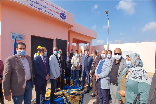  محافظ البحيرة خلال افتتاحه محطة رفع الصرف الصحي بإيتاي البارود