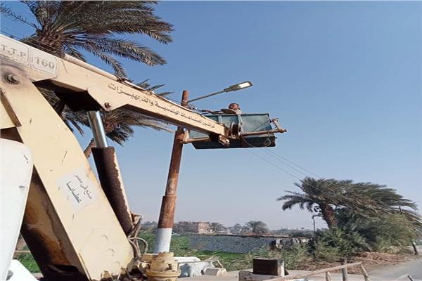 محافظ أسيوط يوجه رؤساء المراكز بالمتابعة المستمرة لاعمال الرصف والنظافة 