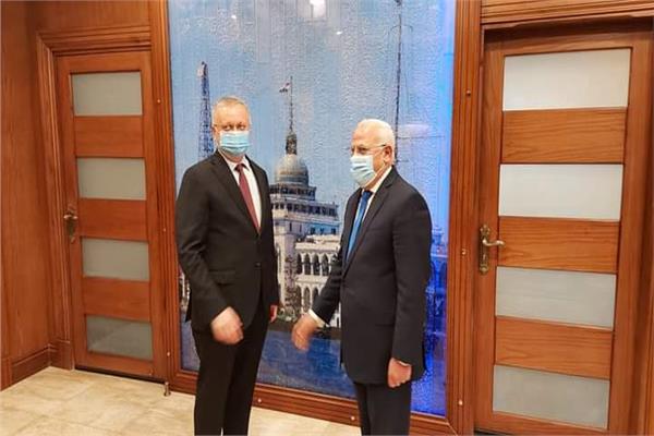 محافظ بورسعيد 