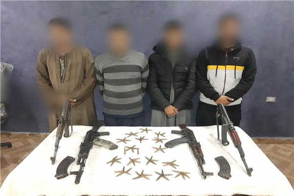 المتهمون والمضبوطات