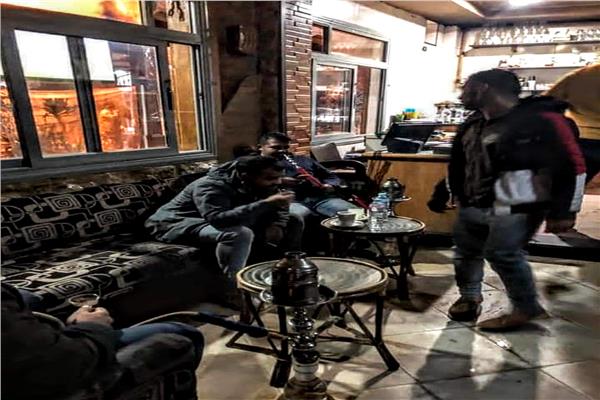 فض سرادق عزاء وضبط مقاهي تقدم الشيشة في إمبابة‎