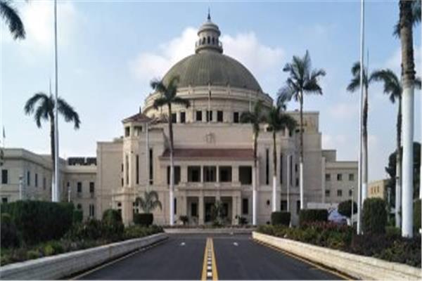  جامعة القاهرة