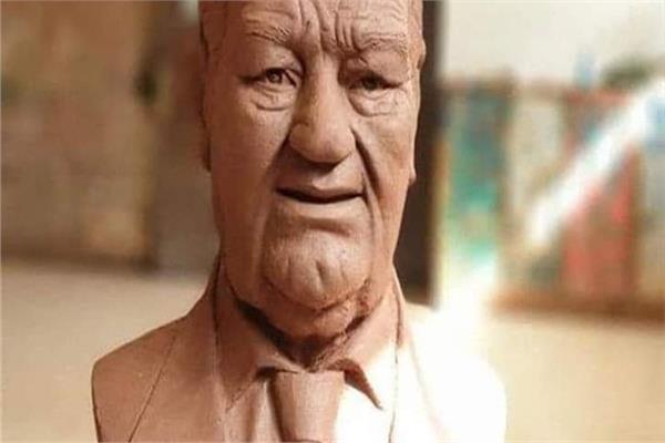  تكريم أسواني بـ«الطين» لحسن حسني