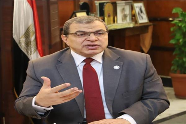  وزير القوى العاملة