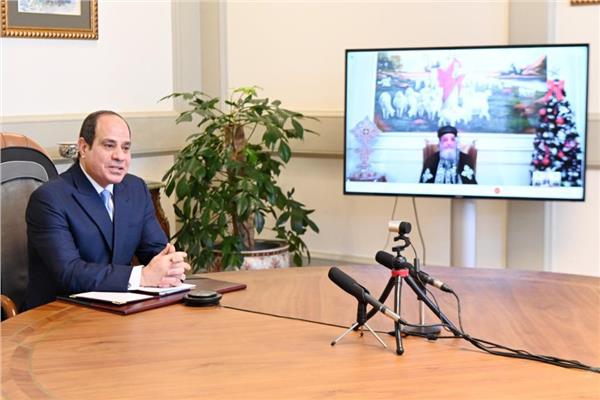 الرئيس السيسي يهنئ قداسة البابا تواضروس بعيد الميلاد