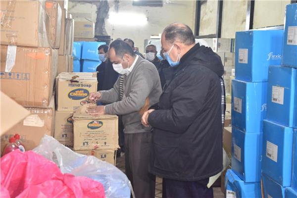محافظ أسيوط يزور مستشفيات الصحة 