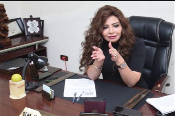 خبيرة قانونية دينا المقدم
