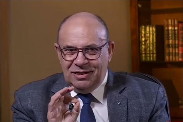 الدكتور مبروك عطية أستاذ الشريعة بجامعة الأزهر
