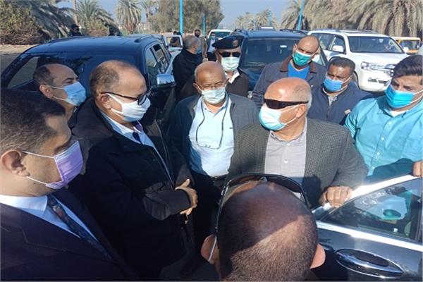 وزير النقل يتفقد تنفيذ مشروع محور ديروط الحر