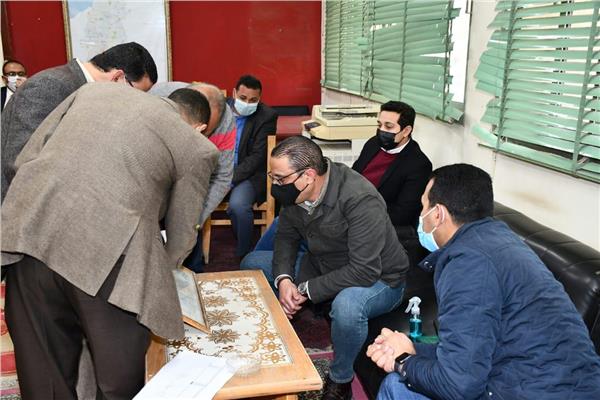 محافظ الفيوم يجتمع بوكيل وزارة الصحة الجديد ومديري الإدارات لمناقشة مطالب القطاع