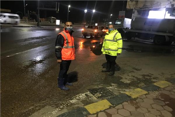 خلال  استعدادات شركة الصرف الصحى بالإسكندرية لــ "نوة الفيضة"