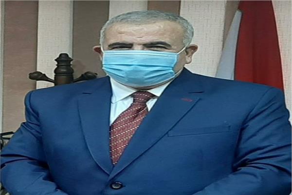 عادل عثمان وكيل وزارة التربية والتعليم بدمياط 