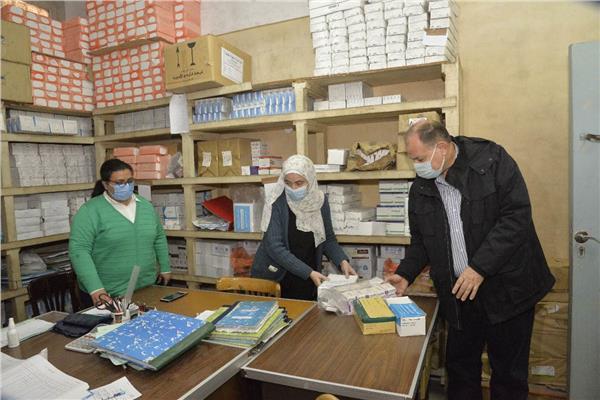 المحافظ يتابع توفر أدوية بروتوكول كورونا بمخزن الأدوية 