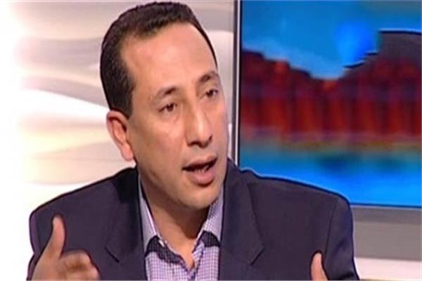 العميد محمود محيي الدين، الباحث السياسي